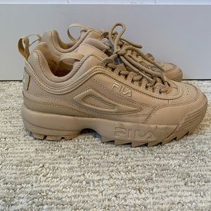 Fila tan chunky runners, size 6